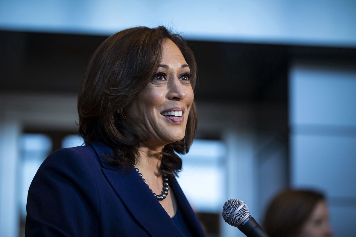 Kamala Harris, 21.01.2019 r. - ogłosiła wówczas, że będzie się ubiegać o urząd prezydenta USA. Przebieg kampanii doprowadził ją do stanowiska wiceprezydentki kraju, które obejmie 20 stycznia 2021 r.