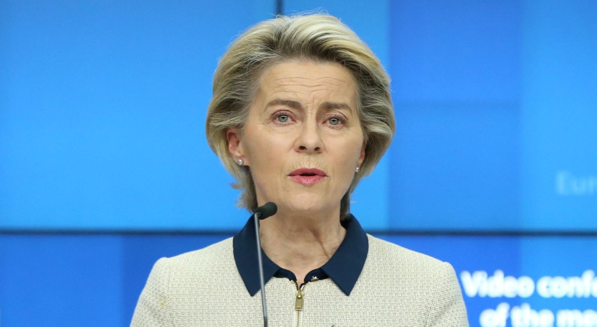Przewodnicząca Komisji Europejskiej Ursula Von Der Leyen. To KE negocjowała zakup szczepionek w imieniu wszystkich krajów członkowskich