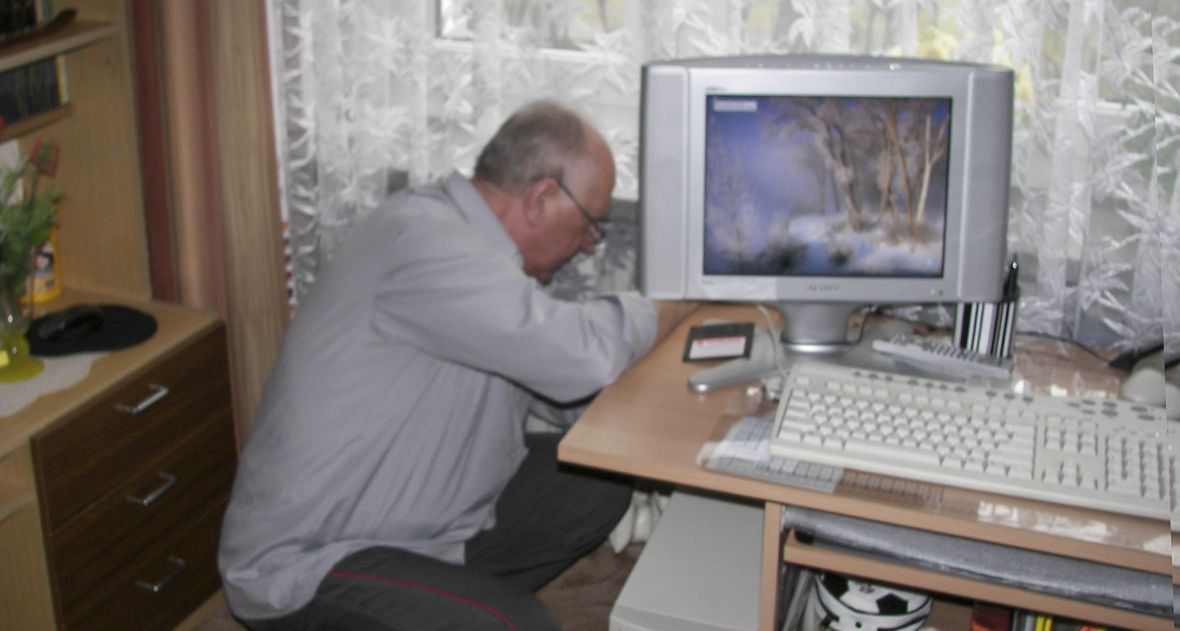 &quot;Tata pomagał, sprzątał, dziećmi się zajął. I do nowinek od zawsze miał smykałkę. To gramofon załatwił, to telewizor, gdy inni pomarzyć mogli&quot;