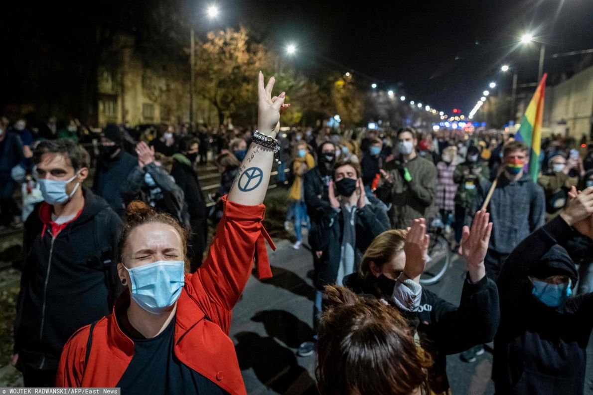 Demonstracja pod domem Jarosława Kaczyńskiego po orzeczeniu Trybunału Konstytucyjnego ws. aborcji