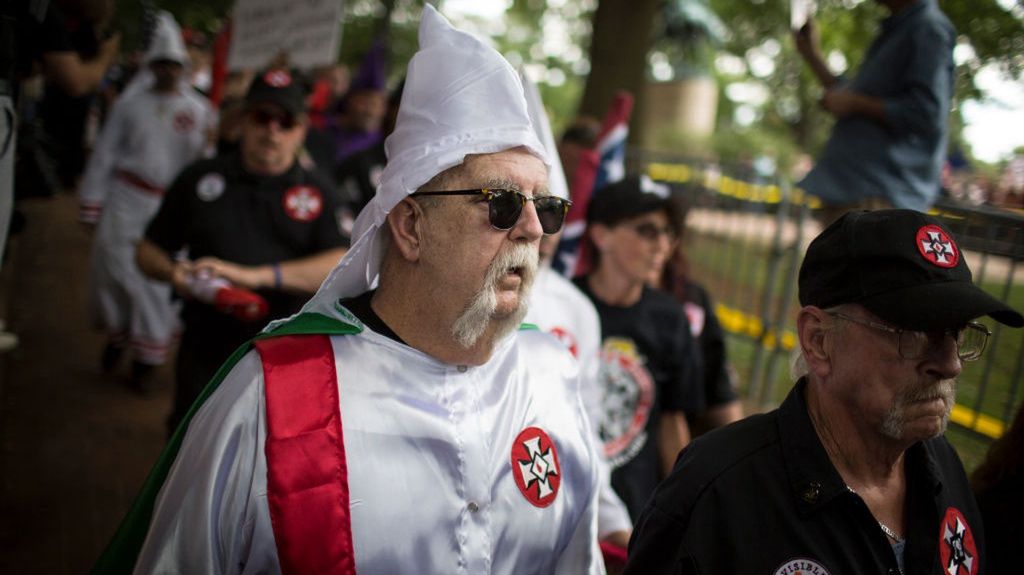 8 lipca 2017, Charlottesville, Virginia. Marsz członków Ku Klux Klanu