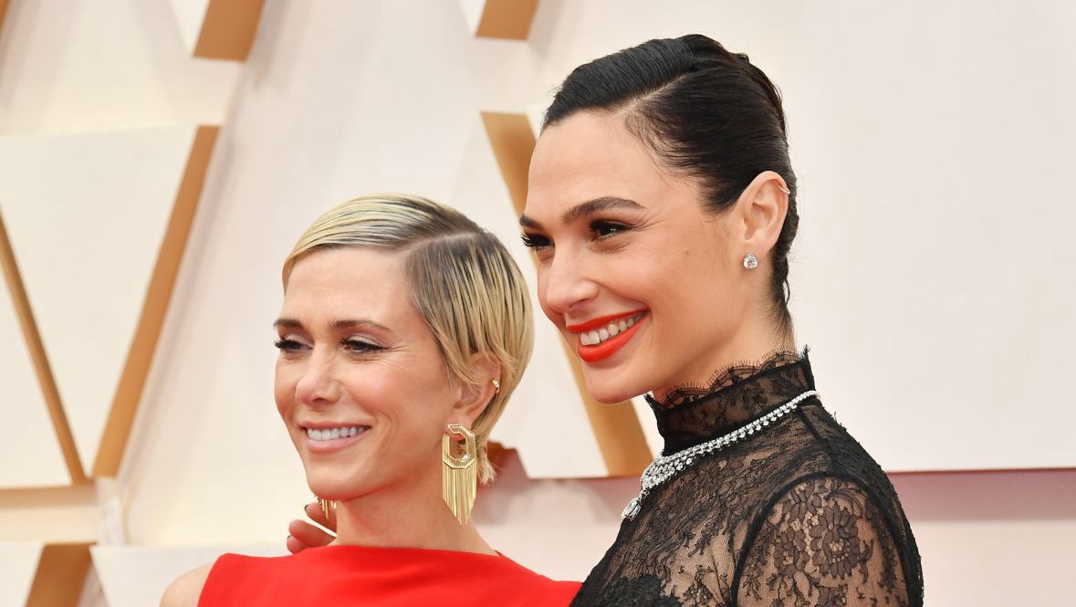 Kristen Wiig i Gal Gadot podczas 92. ceremonii wręczania Oscarów