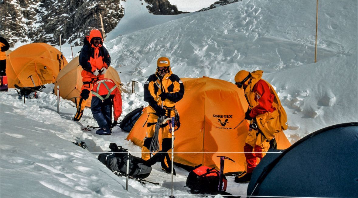 Marek Kamiński, Janusz Majer, Jacek Jezierski. Antarktyda, Mount Vinson, obóz I
